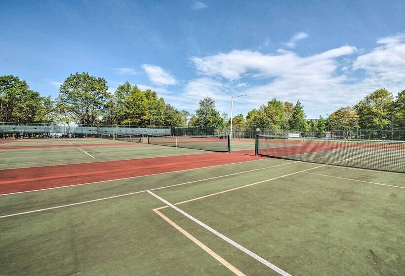Albrightsville Home: Deck, Fire Pit & Lake Access