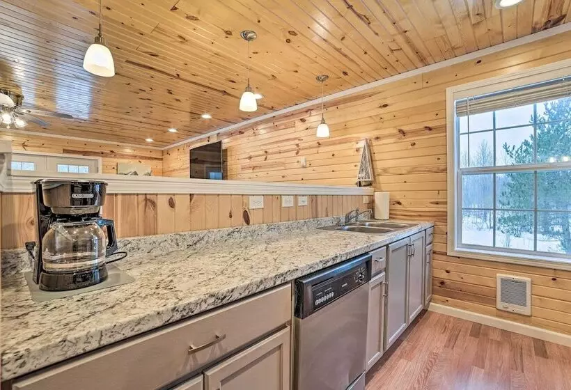 Cozy Elmira Cabin ~ 23 Mi To Boyne Mountain Resort