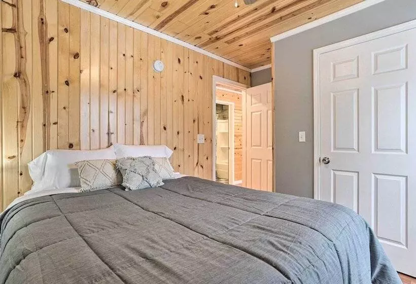 Cozy Elmira Cabin ~ 23 Mi To Boyne Mountain Resort