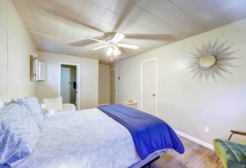 Pet Friendly Pine Cabin W/ Deck: 2 Mi To Trail