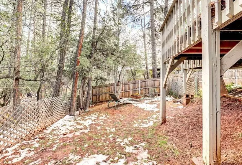 Pet Friendly Pine Cabin W/ Deck: 2 Mi To Trail