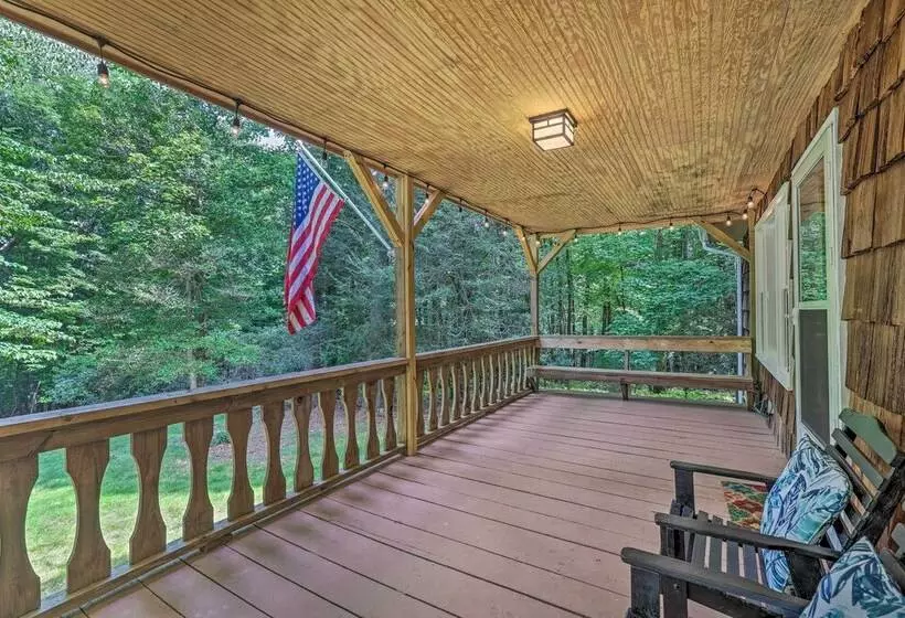 Near Hiking: Roaring Gap Retreat W/ Fire Pit!