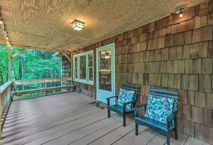 Near Hiking: Roaring Gap Retreat W/ Fire Pit!