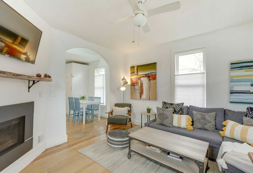 Downtown Cottage W/ Patio: Next To Colorado River!
