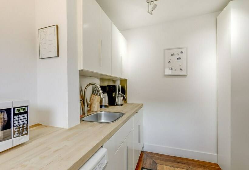 Downtown Cottage W/ Patio: Next To Colorado River!