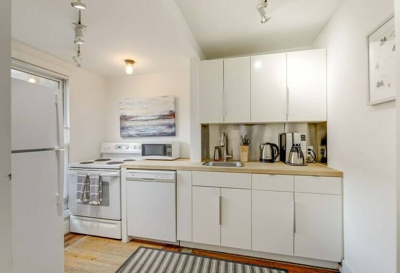 Downtown Cottage W/ Patio: Next To Colorado River!