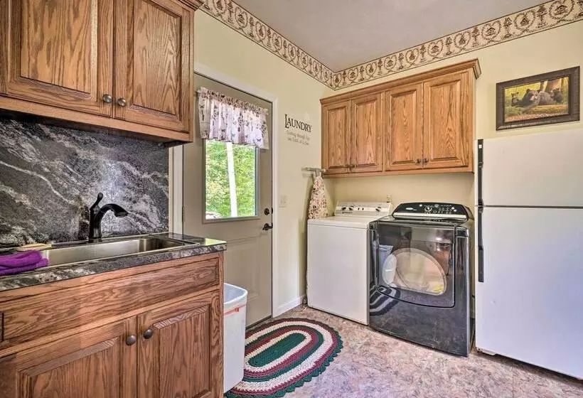 Family Friendly Cassville Retreat W/ Deck!