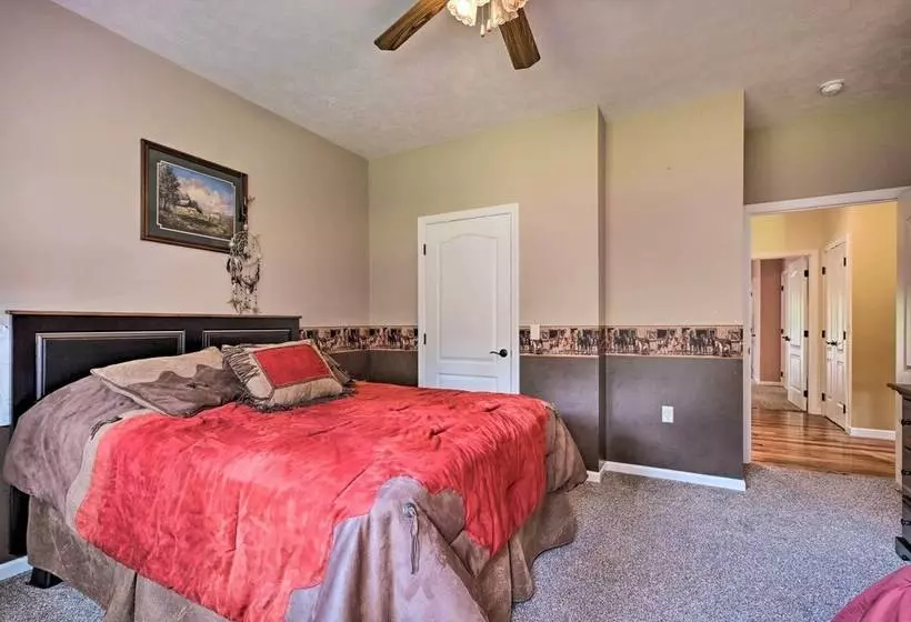 Family Friendly Cassville Retreat W/ Deck!