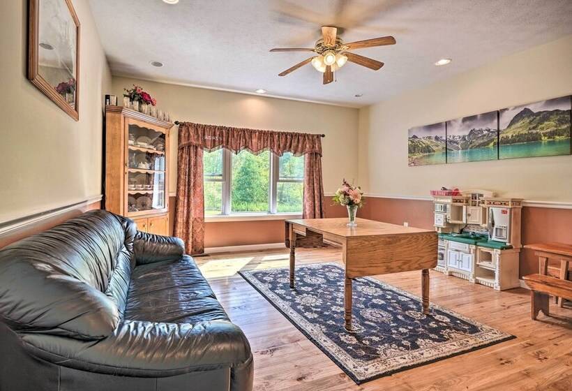 Family Friendly Cassville Retreat W/ Deck!