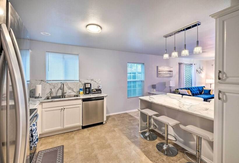 Family Friendly Fort Worth Home W/ Game Room!