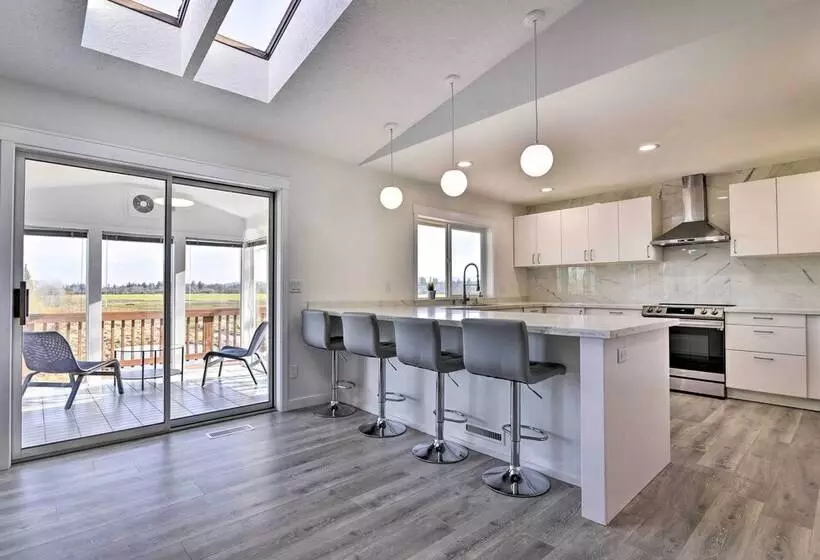 Fully Remodeled Hillsboro Home W/ Home Theater!