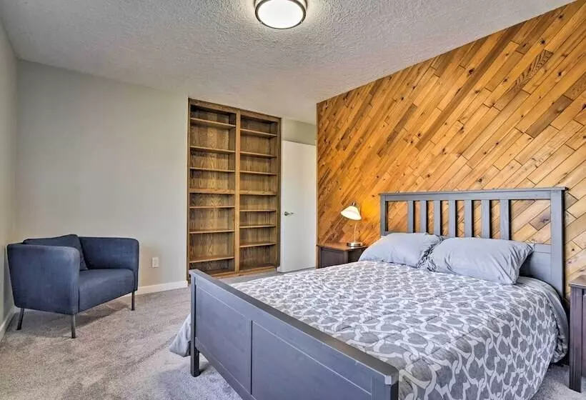 Fully Remodeled Hillsboro Home W/ Home Theater!