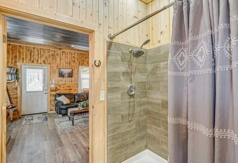 Grace Place  Clark House On Farm: Shared Hot Tub!