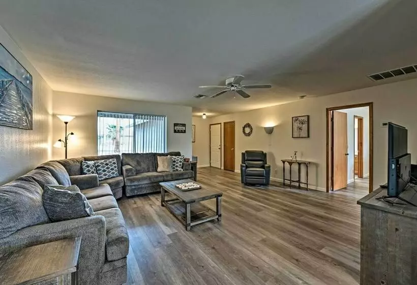 Lake Havasu City Retreat W/ Mtn Views & Patio!