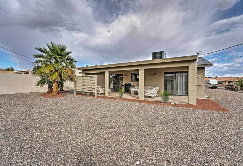 Lake Havasu City Retreat W/ Mtn Views & Patio!