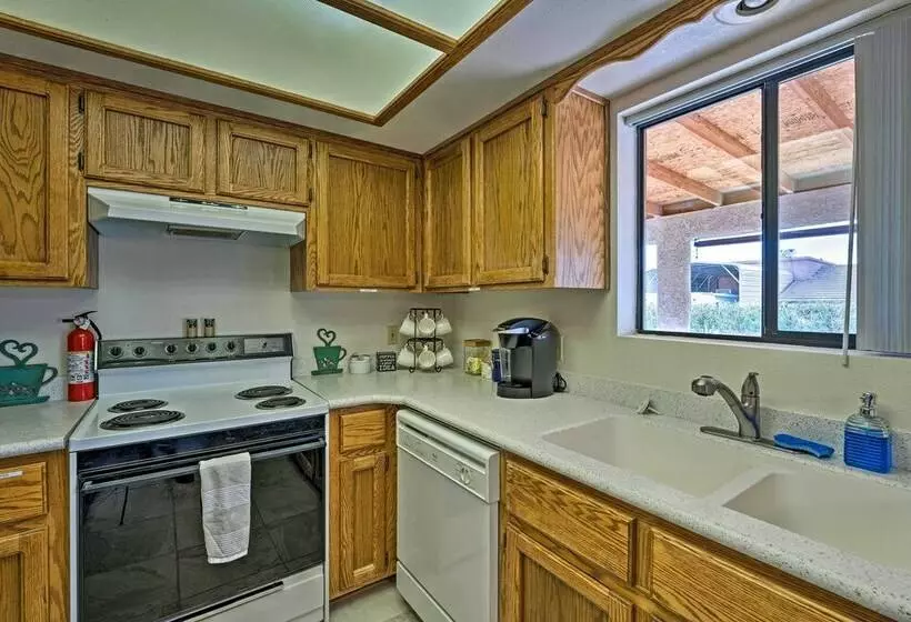 Lake Havasu City Retreat W/ Mtn Views & Patio!