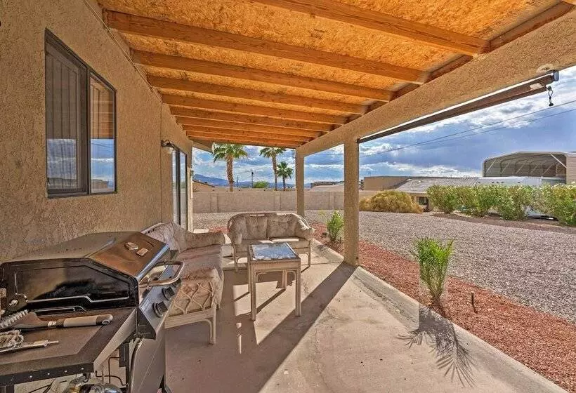 Lake Havasu City Retreat W/ Mtn Views & Patio!