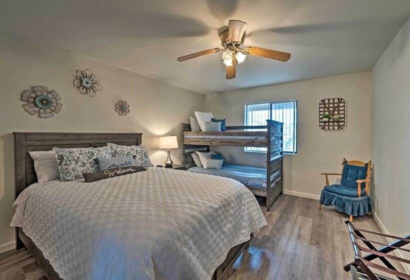 Lake Havasu City Retreat W/ Mtn Views & Patio!