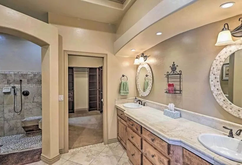 Luxury Az Retreat W/ Views Of Lake Havasu!