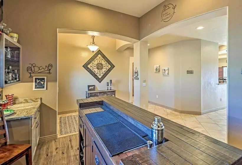 Luxury Az Retreat W/ Views Of Lake Havasu!