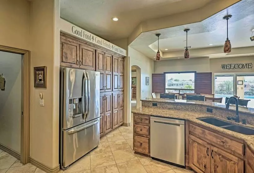 Luxury Az Retreat W/ Views Of Lake Havasu!
