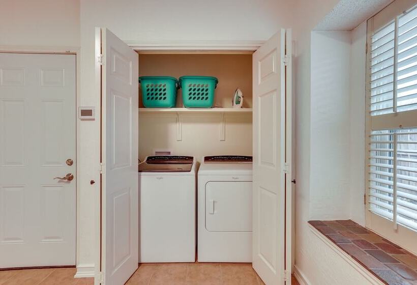 Modern Carrollton Home   Private Pool & Grill