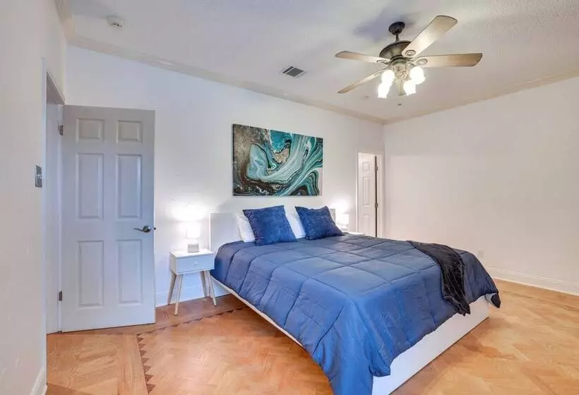 Modern Carrollton Home   Private Pool & Grill