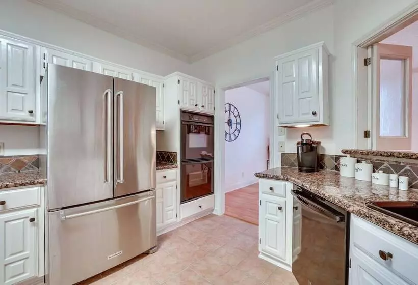 Modern Carrollton Home   Private Pool & Grill