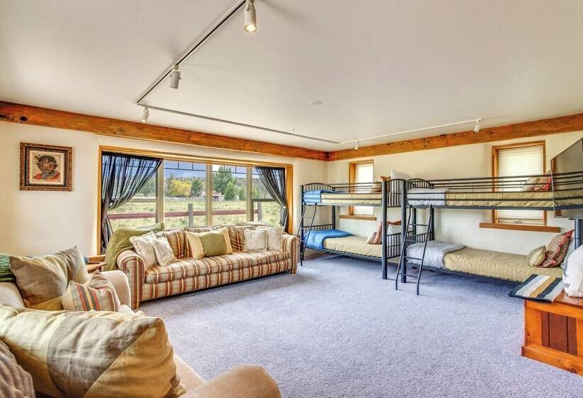 Montrose Family Home W/ Yard & Fruit Trees!