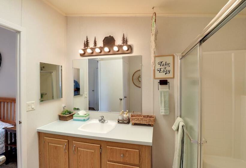 Overgaard Family Retreat W/ Fire Pit & Grill!