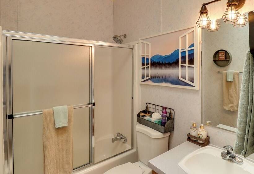 Overgaard Family Retreat W/ Fire Pit & Grill!