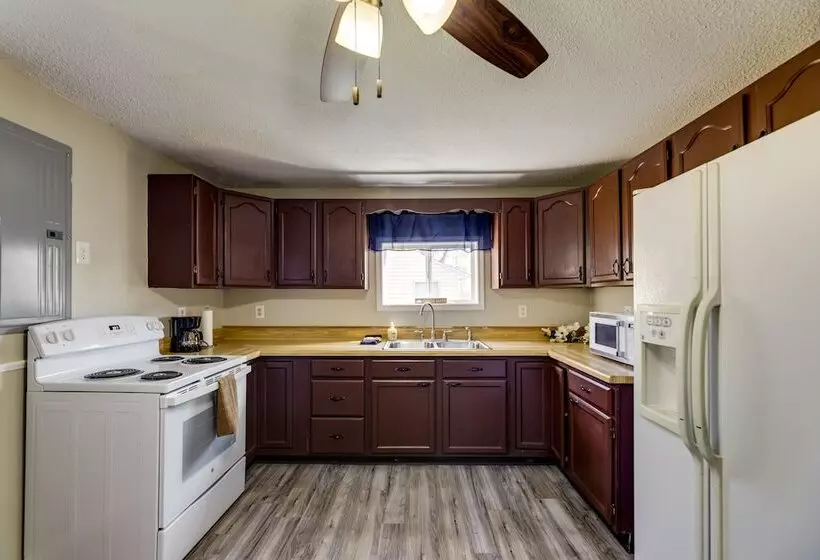 Pet Friendly Ohio Escape W/ Deck & Community Dock!