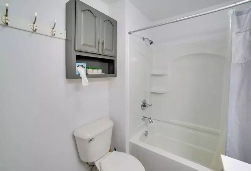 Pet Friendly & Peaceful Northern Michigan Gem