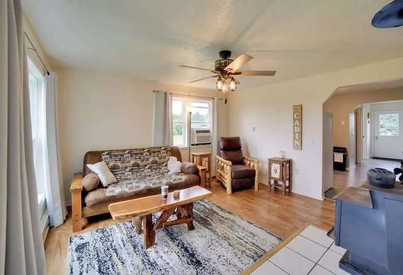 Pet Friendly & Peaceful Northern Michigan Gem