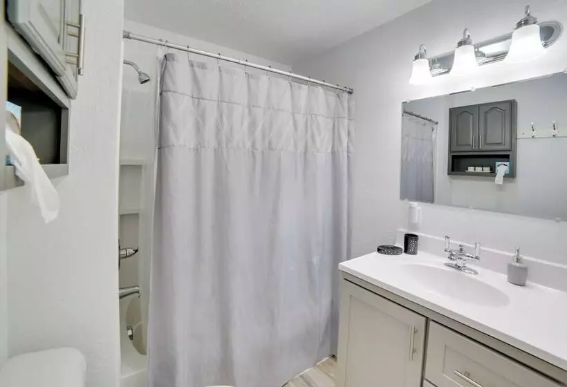 Pet Friendly & Peaceful Northern Michigan Gem