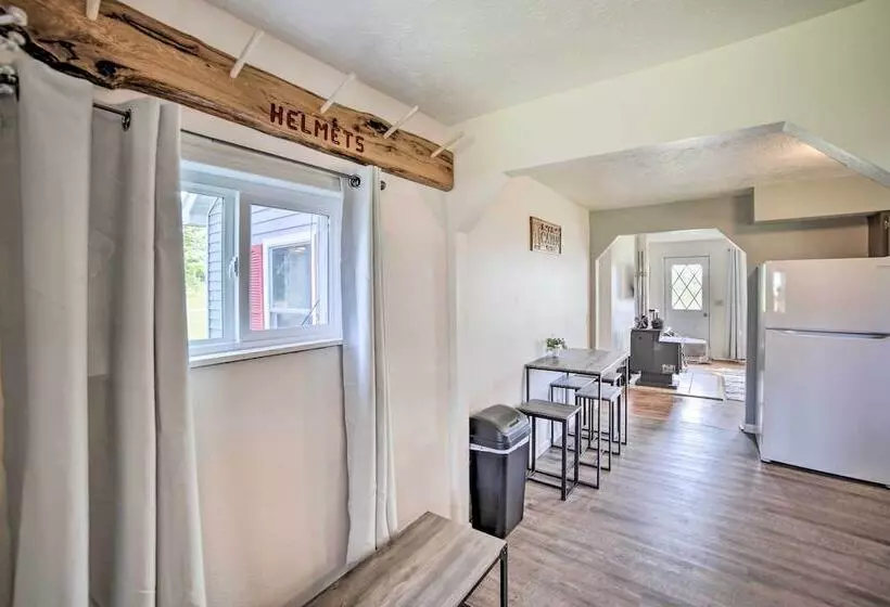 Pet Friendly & Peaceful Northern Michigan Gem