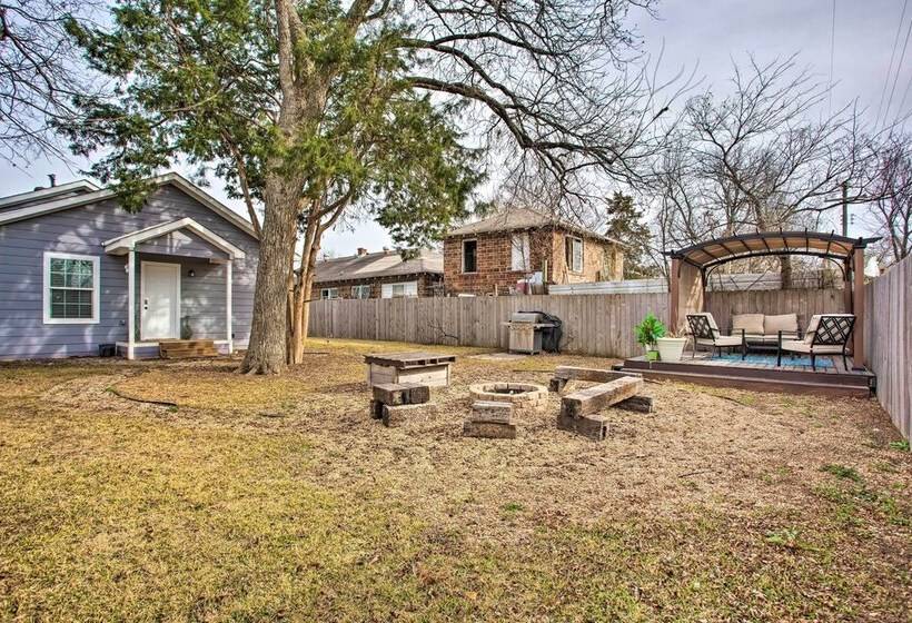 4 Mi To Dtwn Dallas: Home W/ Fire Pit + Gazebo