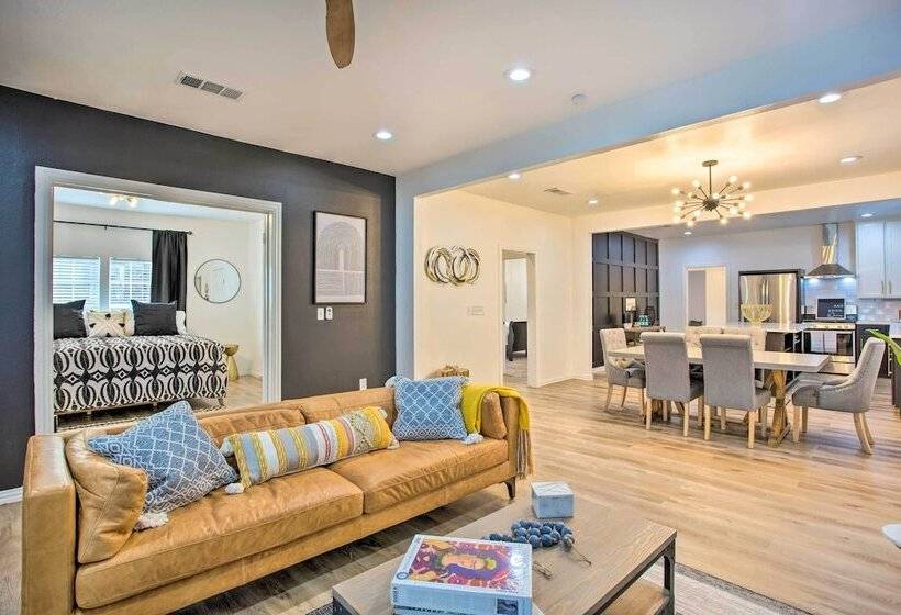 4 Mi To Dtwn Dallas: Home W/ Fire Pit + Gazebo