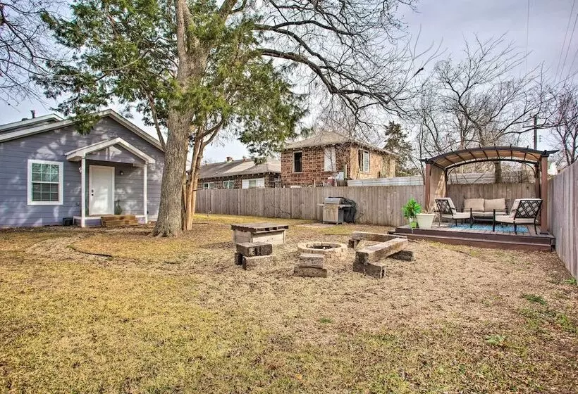 4 Mi To Dtwn Dallas: Home W/ Fire Pit + Gazebo