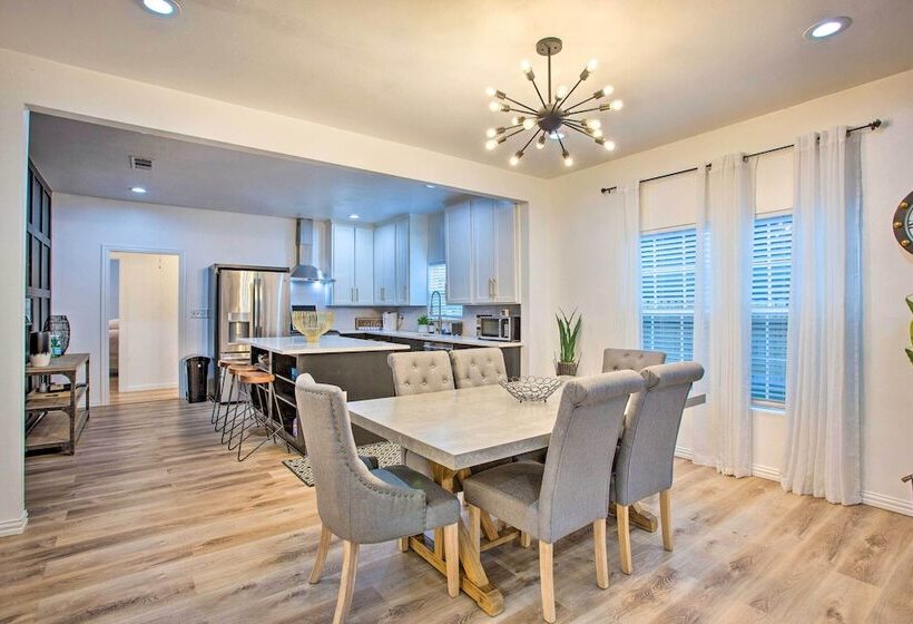 4 Mi To Dtwn Dallas: Home W/ Fire Pit + Gazebo