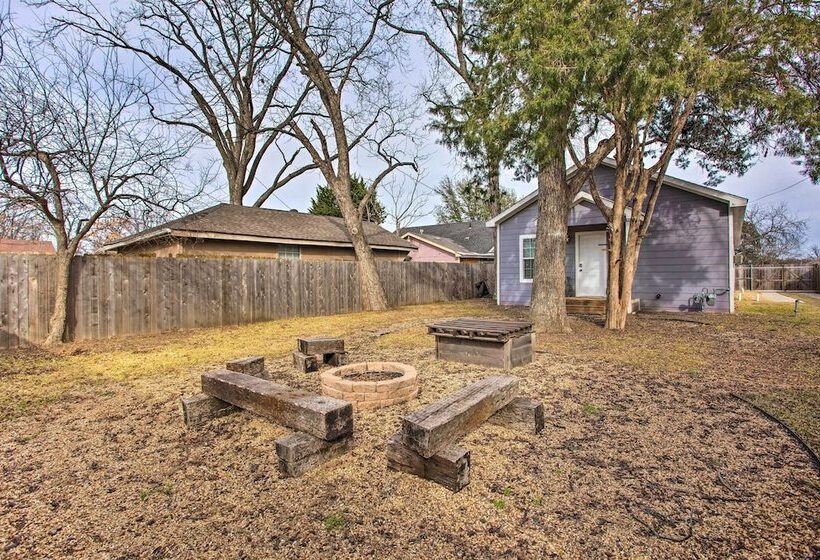 4 Mi To Dtwn Dallas: Home W/ Fire Pit + Gazebo