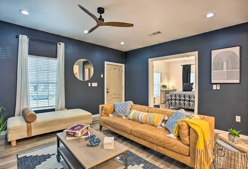 4 Mi To Dtwn Dallas: Home W/ Fire Pit + Gazebo