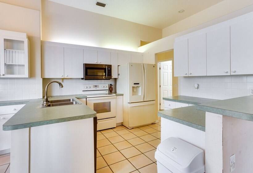 Port St Lucie Home ~ 3 Mi To Botanical Gardens!