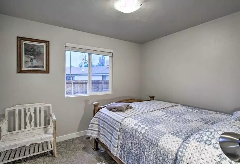 Quaint Clifton Escape W/ Grill   1 Mi To Winery!