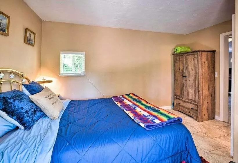 Quaint Riverside Reprieve W/ Kayaks + Floats!