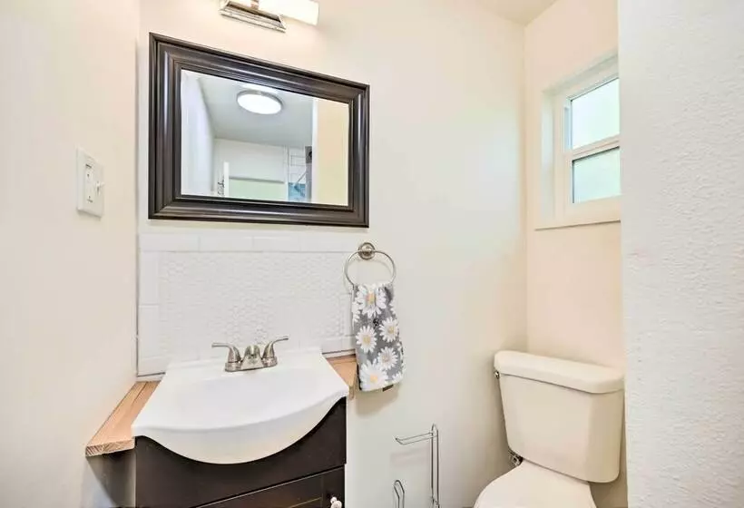 Quiet Carpinteria Cottage By Town & Beaches