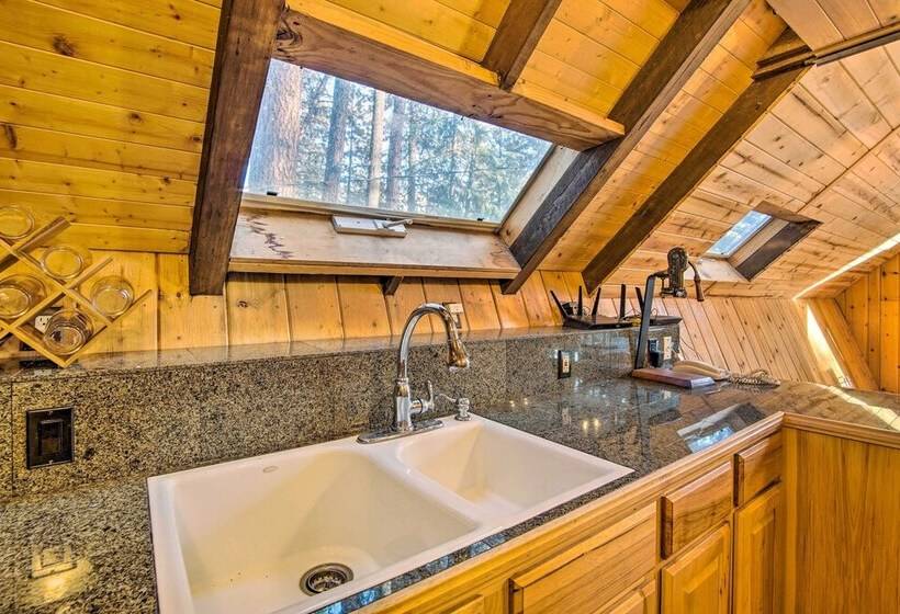 Remote Escape: Peaceful Cabin Near Naches River