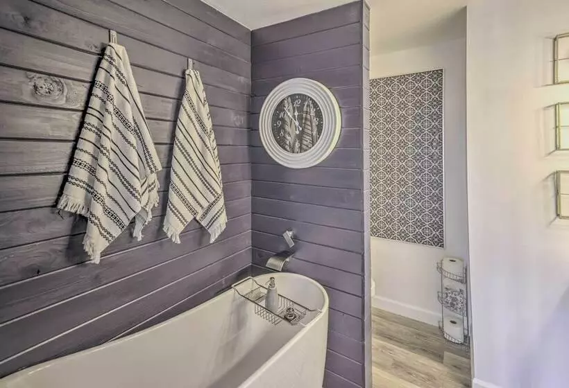 Serene Havasu Oasis: Newly Remodeled W/ Views