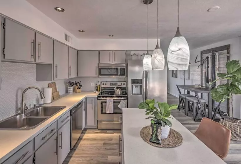 Serene Havasu Oasis: Newly Remodeled W/ Views