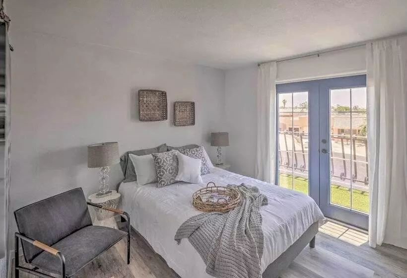 Serene Havasu Oasis: Newly Remodeled W/ Views